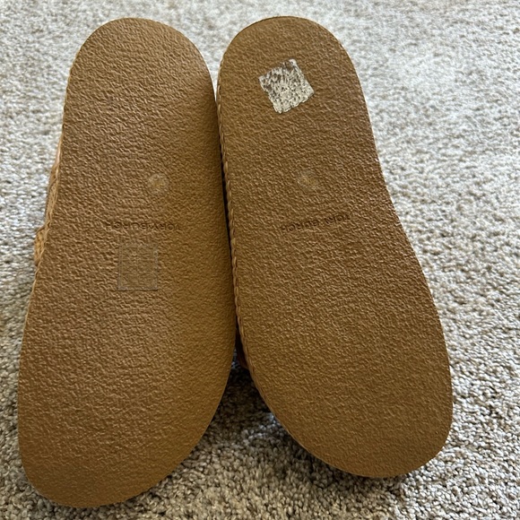 Tory Burch Beige Platform Sandals - Picture 6 of 6